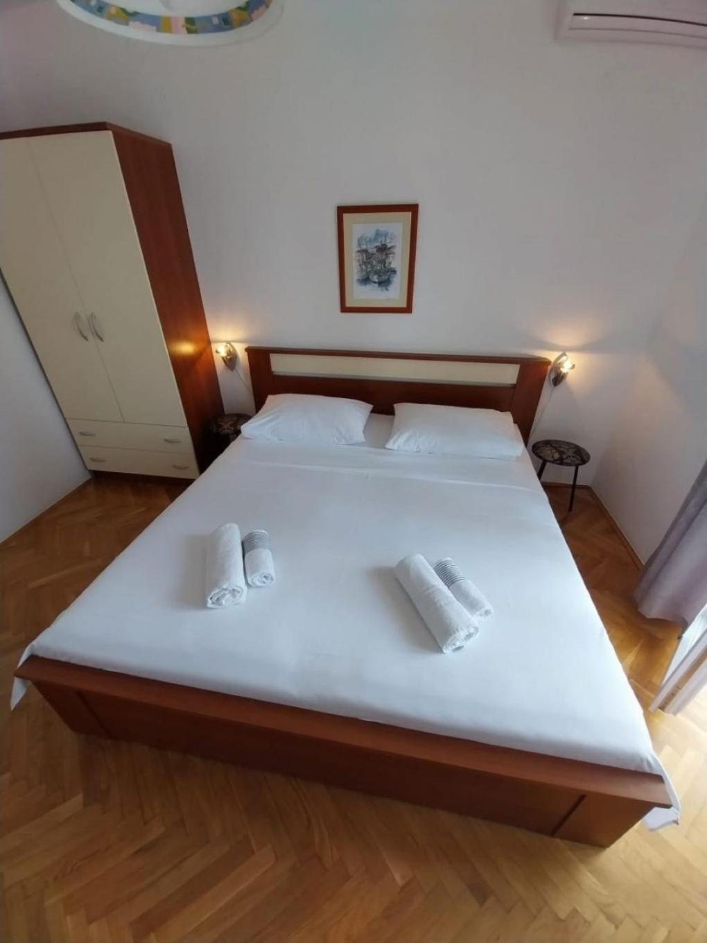 Apartments Josip Baska Voda Bagian luar foto
