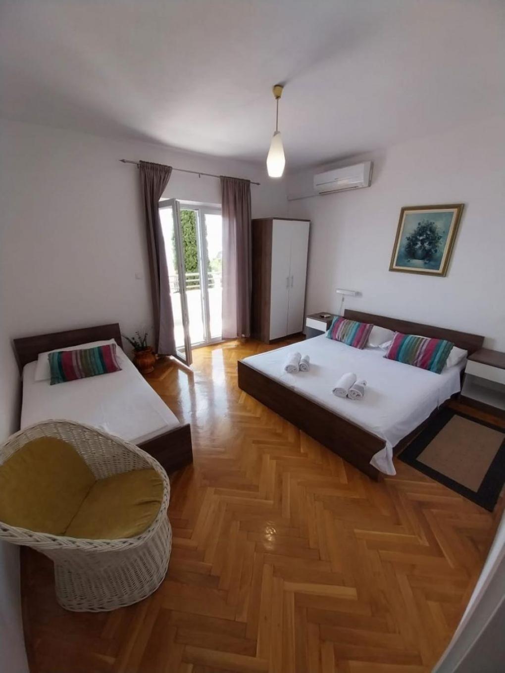 Apartments Josip Baska Voda Bagian luar foto