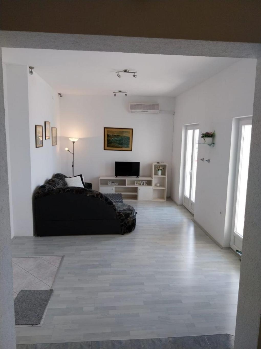 Apartments Josip Baska Voda Bagian luar foto