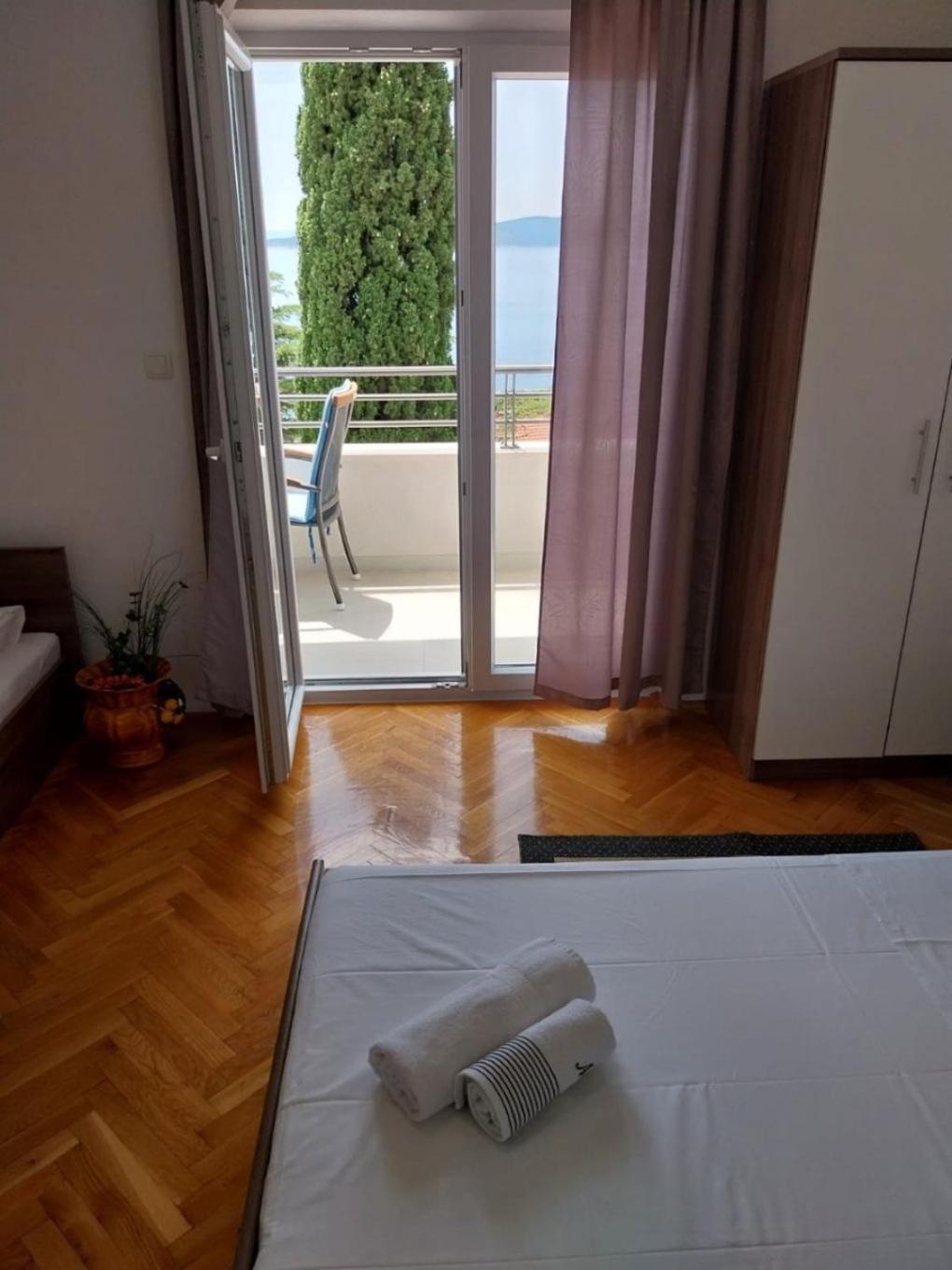 Apartments Josip Baska Voda Bagian luar foto