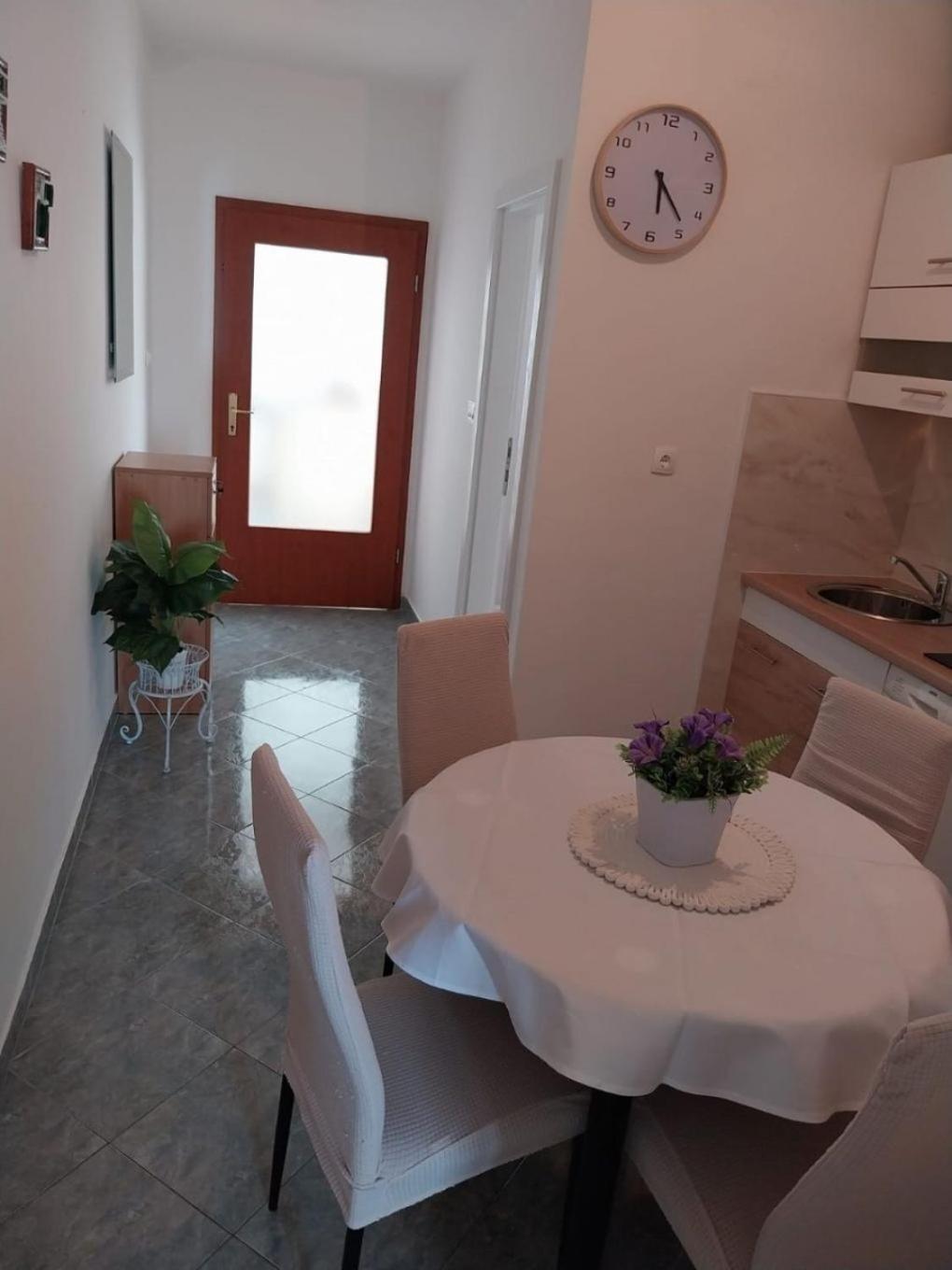 Apartments Josip Baska Voda Bagian luar foto