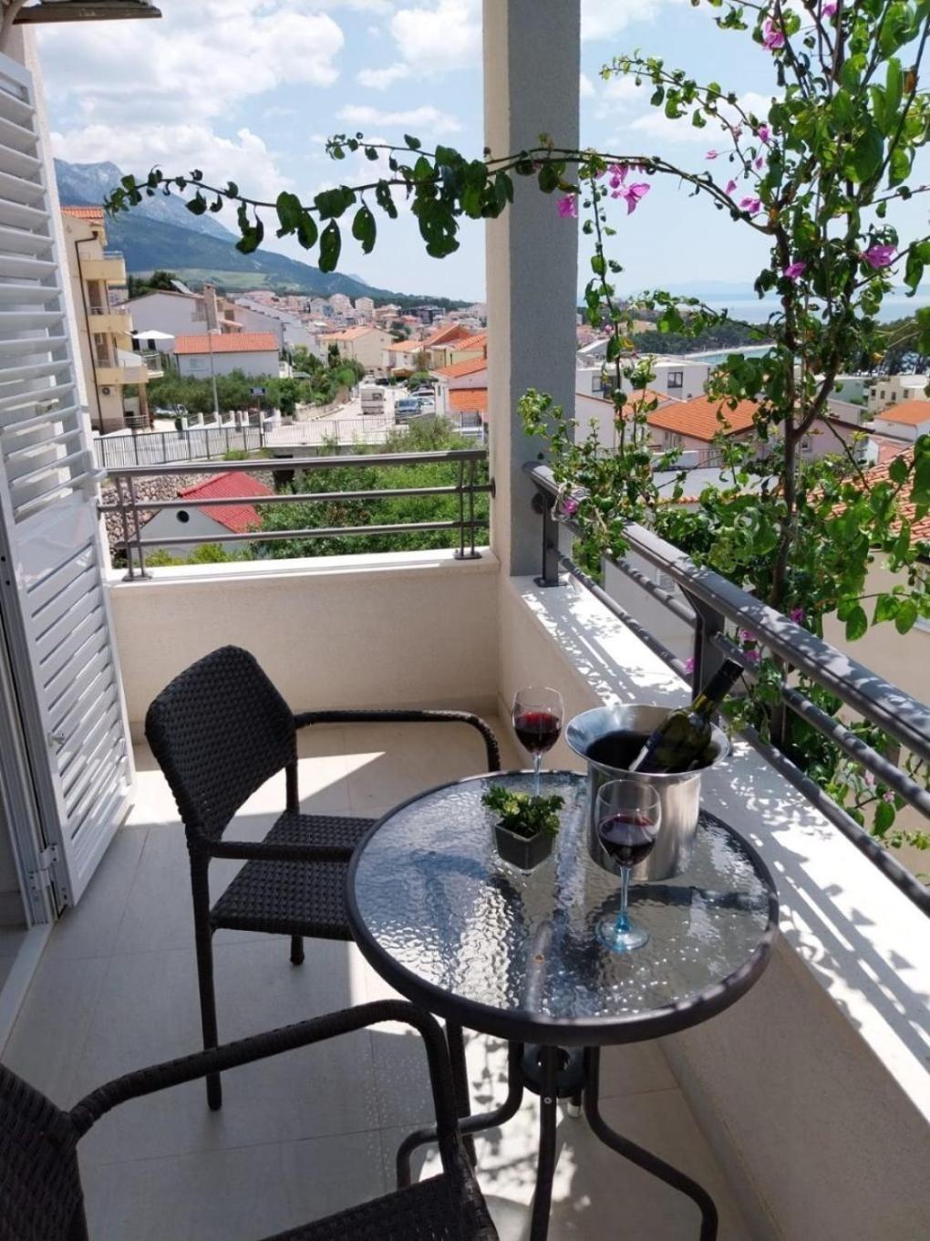 Apartments Josip Baska Voda Bagian luar foto