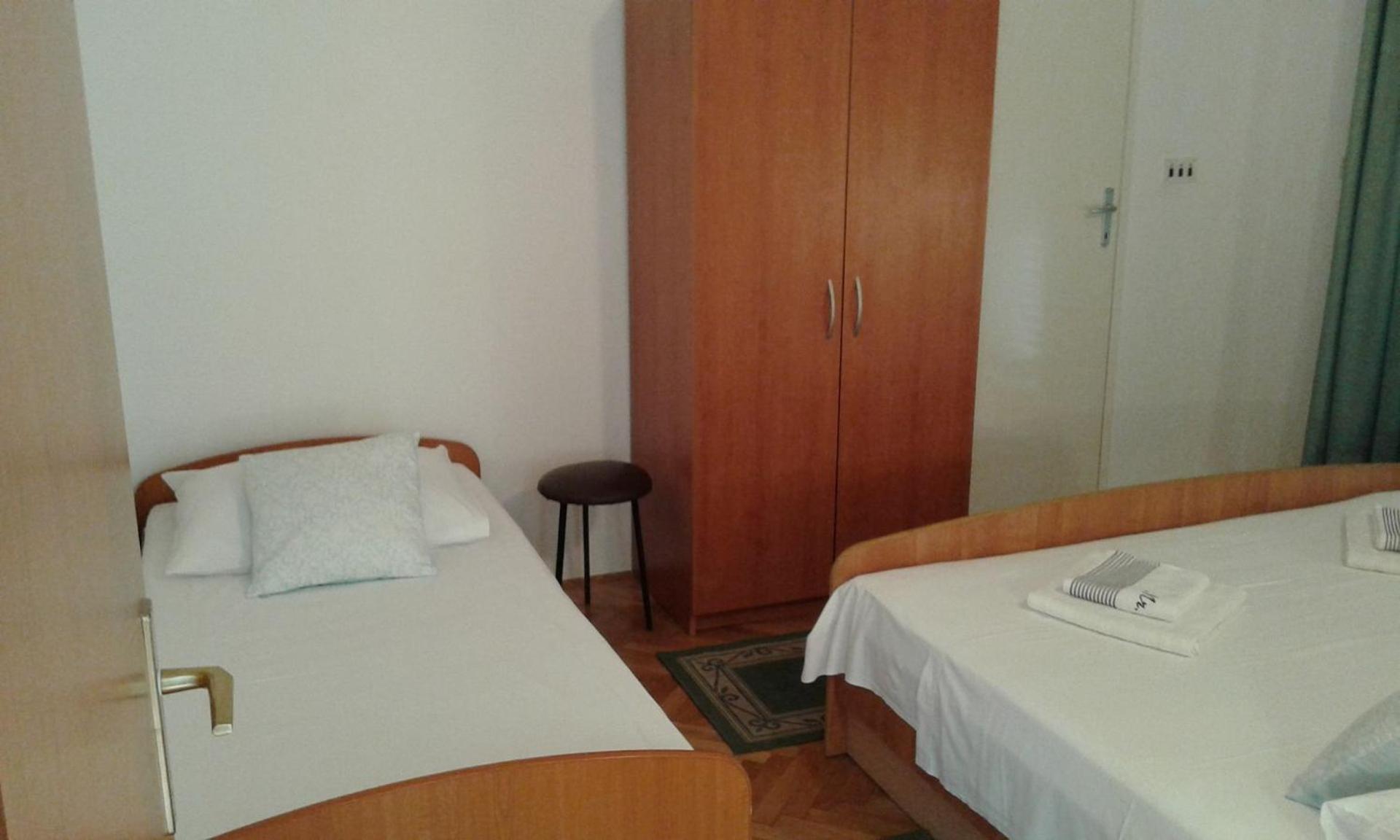 Apartments Josip Baska Voda Bagian luar foto
