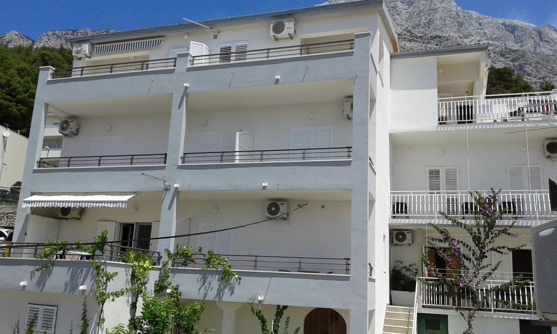 Apartments Josip Baska Voda Bagian luar foto